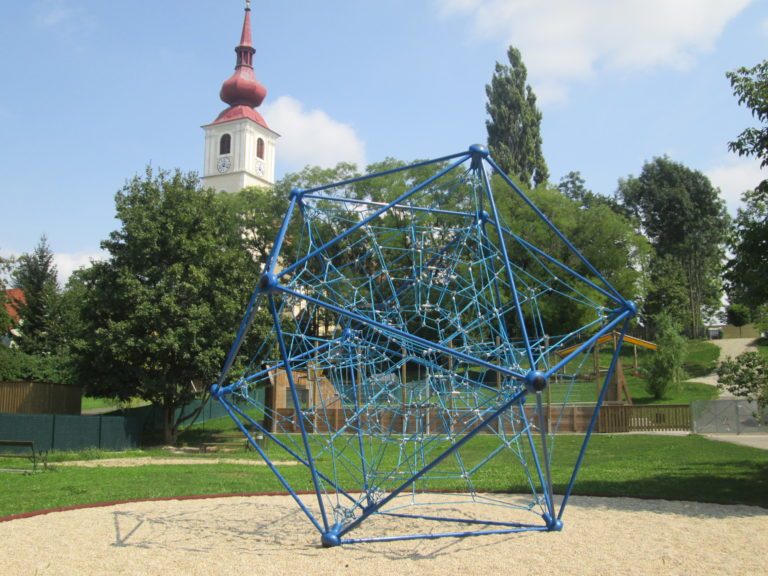 Graz, Spielplatz St. Peter Bezirksamt