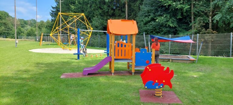 Pramet, öffentlicher Spielplatz